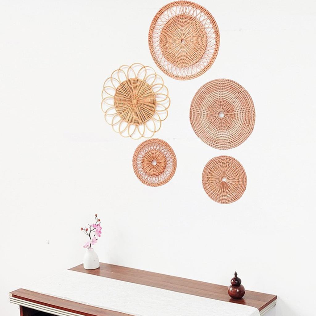 Nordic Styles Handwoven Rattan Flat Wall Basket Elegant Hanging Wall Decors Home Decoration Ornament for Modern Interior