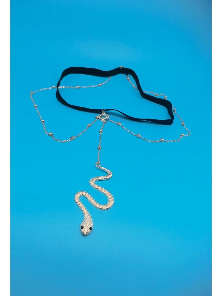 European-American Beach Glam Body Chain with Sparkling Diamond Pendant and Tassel