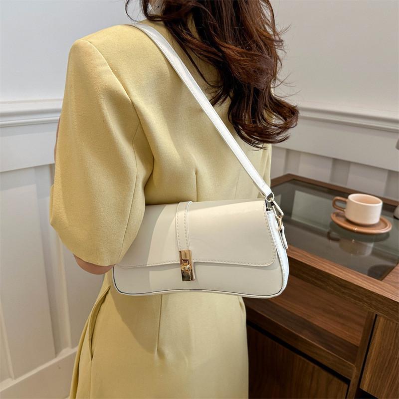Элегантная женская сумка через плечо из искусственной кожи 2024 Лето Новая модная маленькая квадратная сумка под мышку