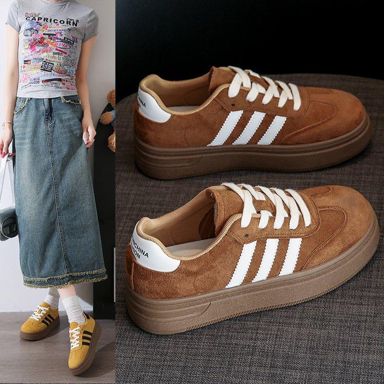 Маленькие белые туфли женские 2025 новые популярные весенне-летние сетчатые трендовые на платформе студенческие универсальные спортивно-повседневные женские туфли кеды