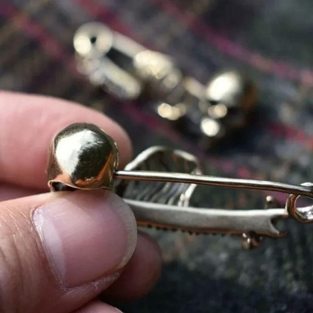 Creative Halloween Skeleton Brooch Vintage Gothic Skull Badge Lapel Pin Retro Skull Pin Women