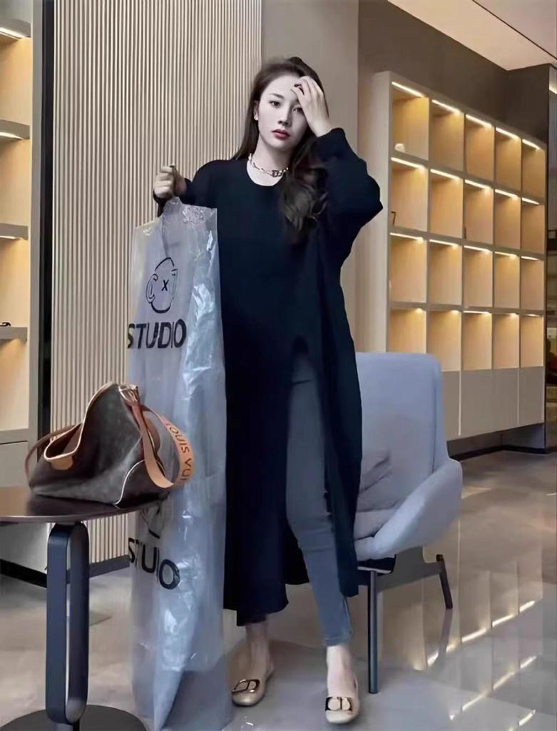 Женское трикотажное платье-свитер средней длины: Ленивый стиль, Круглый вырез, Свободный крой, Боковой разрез, Длина ниже колена, Осень/Зима