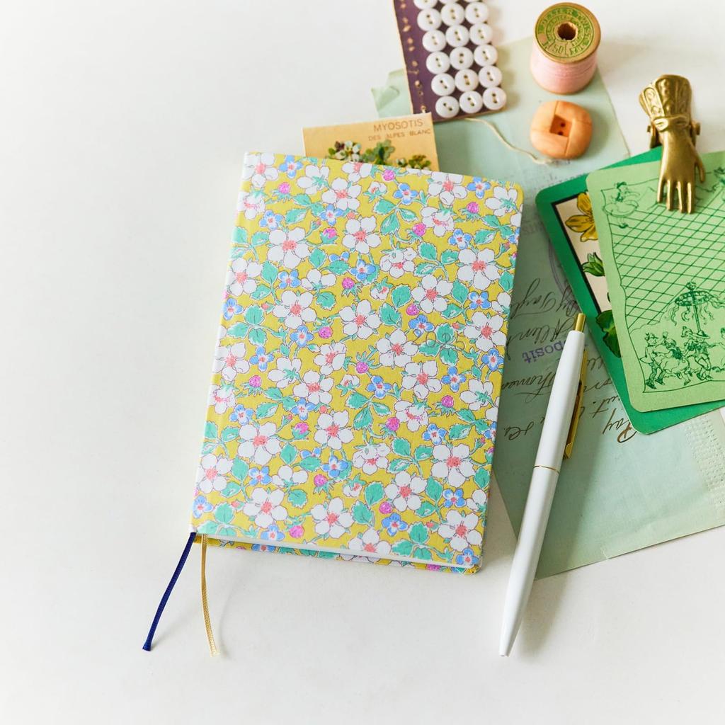 Hobonichi Techo 2025 Hon Liberty Fabrics/Paysanne Blossom [A6/1 Page Per Day/January/Monday Start]