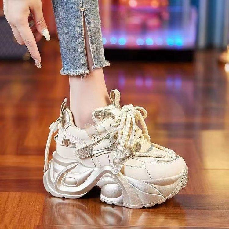 Кожаные папины кроссовки на внутренней платформе для увеличения роста, женские, новинка лета 2025 года, популярная повседневная обувь, платформа, маленький европейский размер женской обуви