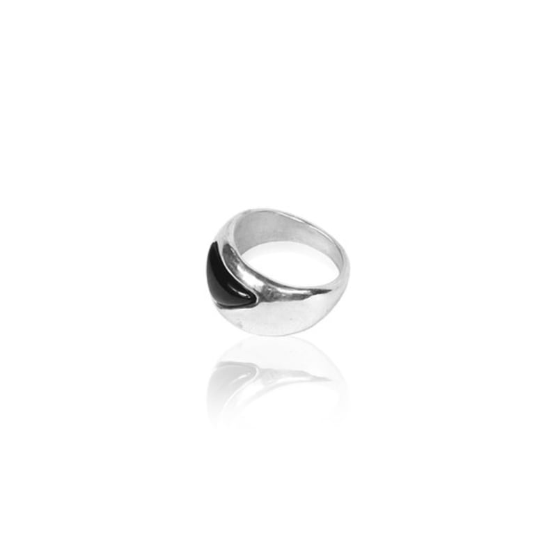 THE YNE TRIANGLE BLACK RING
