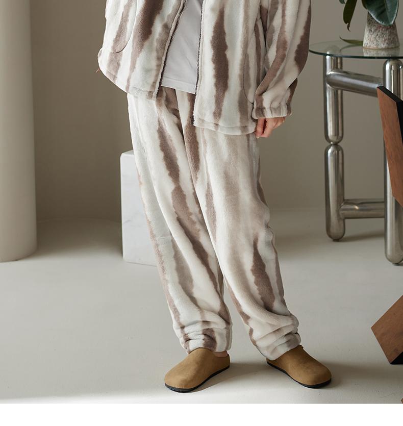 Xuan Liang Women's Flannel Pajama Set