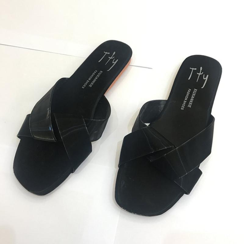 Новые женские тапочки, летние тапочки через плечо, повседневные шлепанцы на плоской подошве, простые сандалии с мягкой подошвой, верхняя одежда, водонепроницаемая