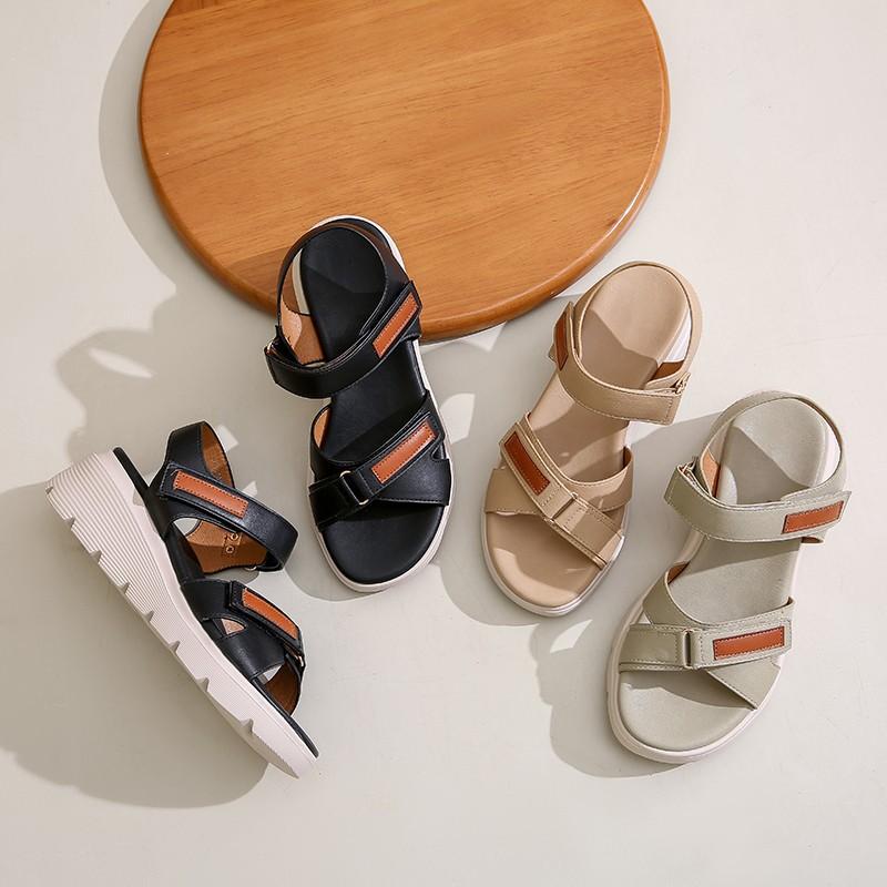 Summer women's ultra-light height gain is not tired of foot sandals 2025 new non-slip thick-soled wedge Roman shoes