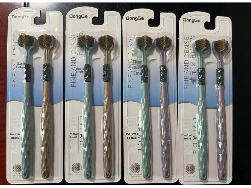 Зубная щетка для взрослых с тройной антибактериальной головкой 360°: Очищает зубы и язык, Мягкая щетина, Семейная упаковка