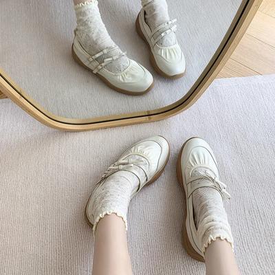 Модная серебристая обувь Мэри Джейн женская 2024 Новая мода Бант Пряжка ремня Повседневная обувь Мягкая кожа Обувь на плоской подошве