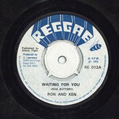 7-дюймовая пластинка ROY, KEN / ETHNIC FIGHT BAND - Waiting For You / Waiting In Dub RE012 Регги Великобритания 1975 Ямайка Регги, Ска и Даб