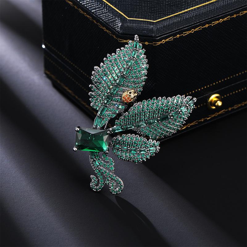 Delicate Leaf Brooch Women's High-end Inlaid Zircon Corsage Accessories Versatile Clothing Pin