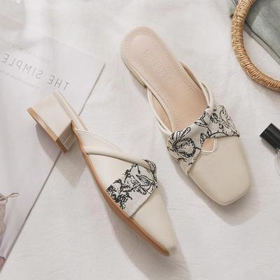 Темпераментная сумка голова полушлепанцы женские лето 2025 новые ленивые на одном педале сандалии на среднем каблуке