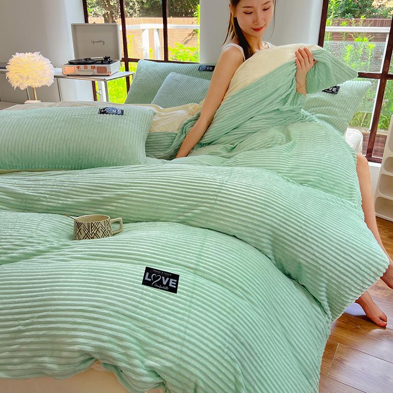 Cartoon Strawberry Duvet Cover Super Soft Kawaii Fluffy Bedding Set Reversible Flannel Plush Comforter Cover with 2 Pillowcase