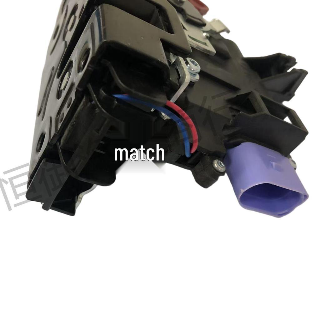 1TD837015A Ручка передней левой двери для Sagitar, Octavia, Touran (2004-2019)