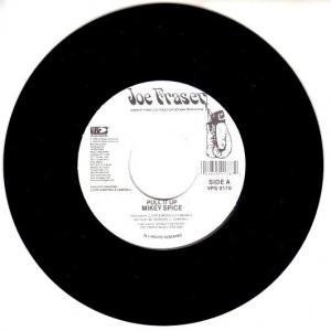 7-дюймовая пластинка MIKEY SPICE - Pull it up/версия NONE Джо Фрейзер, VP Ямайка Регги, Ска и Даб Б/У