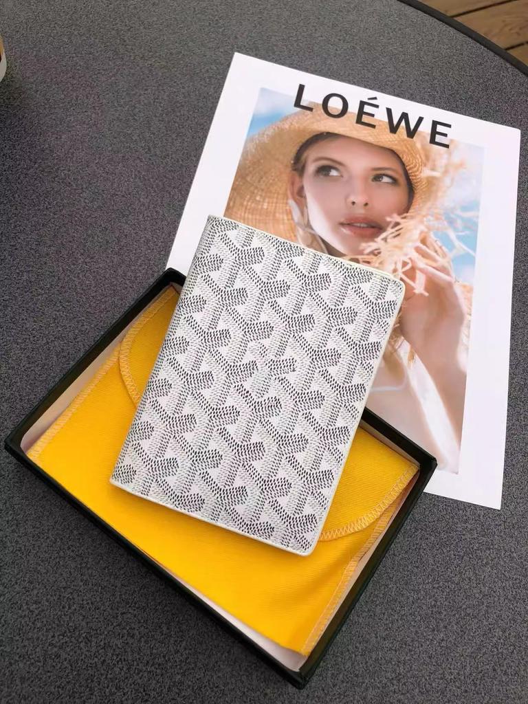 Dogtooth Print Goya Passport Holder & Coin Purse - Stylish & Versatile Wallet
