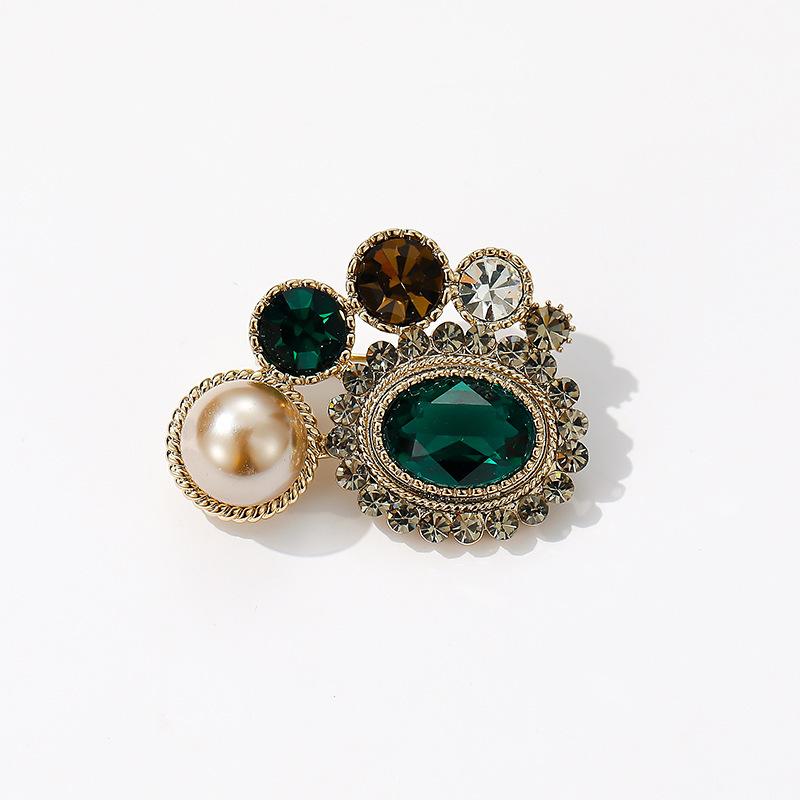 Персонализированная изумрудная овальная брошь, Высококлассный женственный шарм, Ретро жемчужная брошь, Нишевая брошь с чувством дизайна