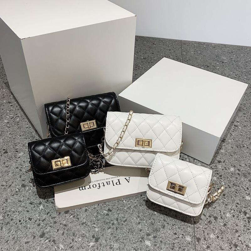 Stylish Chain Crossbody Bag For Women Vintage Checkered Design Soft Pu Leather