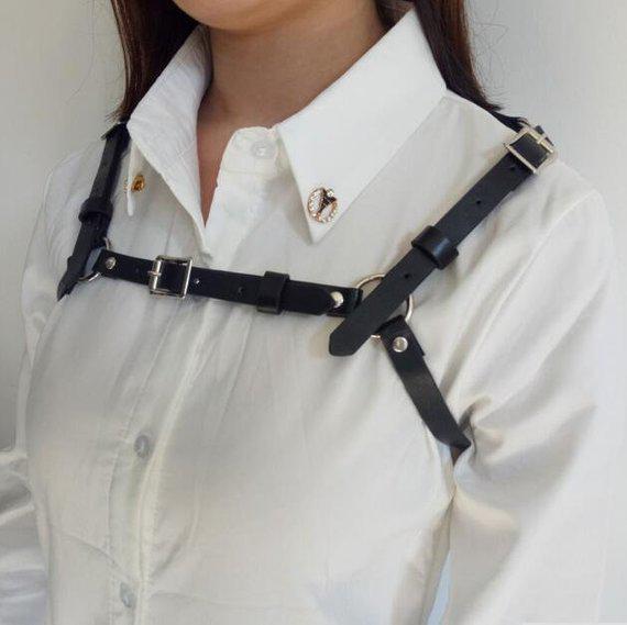 Trendy Women's Leather Performance Belt & Shoulder Strap