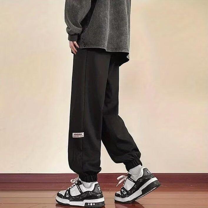 Весенние и летние свободные брюки для мужского гардероба. Дизайн брюк. Модные спортивные универсальные и красивые повседневные брюки.