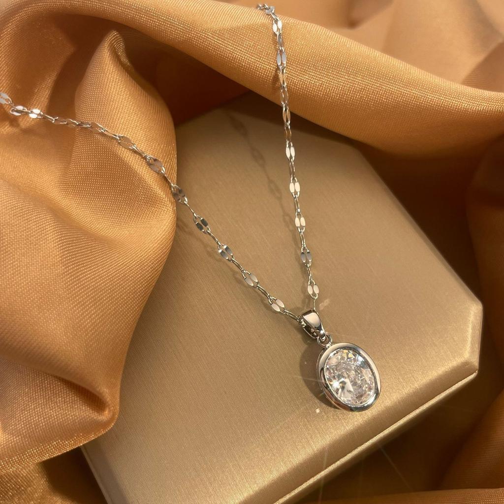 Овальное простое ожерелье Дизайн Высококлассный темперамент Подвеска Универсальное Легкая роскошь Модное ожерелье