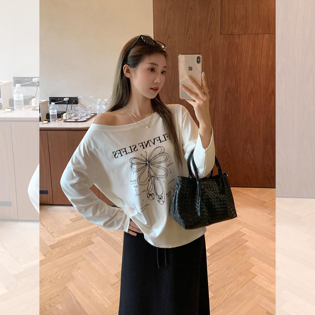 Lazy wind slanted shoulder loose long-sleeved T-shirt women's autumn new loose shoulder undershirt top