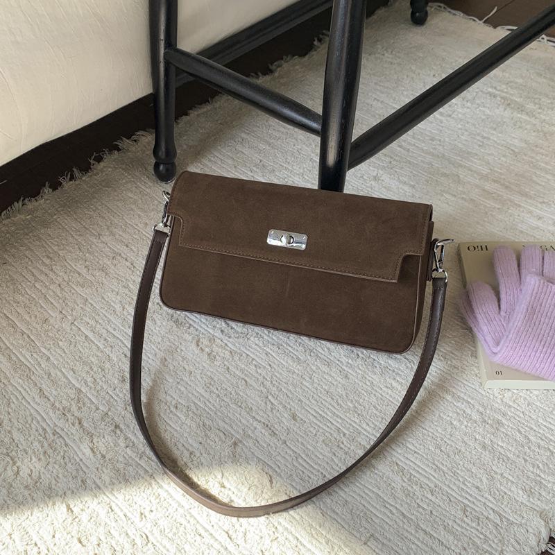 Сумка премиум-класса женская 2025 новая трендовая нишевая сумка подмышку для выхода в свет на работу для поездок на плечо через плечо маленькая квадратная сумка