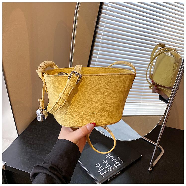 Новая простая женская сумка, маленькая и свежая сумка через плечо, женская сумка-мессенджер большой вместимости для работы и поездок