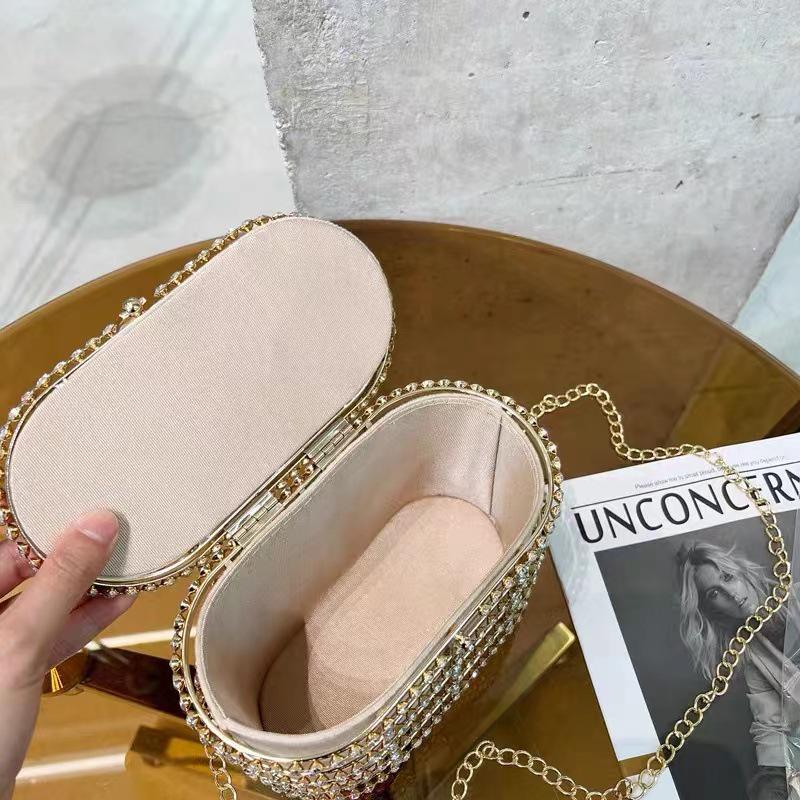 Французская вечерняя сумка-кроссбоди в виде клетки со стразами