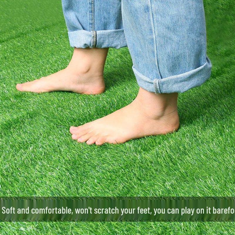 Artificial Green Turf Carpet for Outdoor and Indoor Spaces