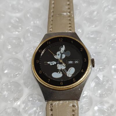 SEIKO ALBA Disney Микки Маус Часы Персонаж [Рабочее состояние] (Код управления K26R)