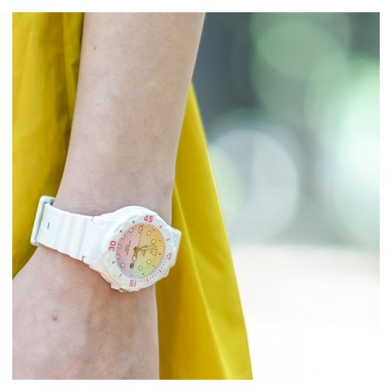 Casio Серия YOUTH-LRW Дисковые Трехштырьковые Цифровые Водонепроницаемые Кварцевые Часы для Ветреных Видов Спорта Ремешок из Смолы Японские и Корейские Часы Женские;s LRW-200H-4E2