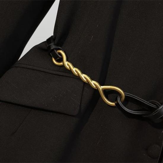 Осенний женский костюм больших размеров с модным и утягивающим дизайном