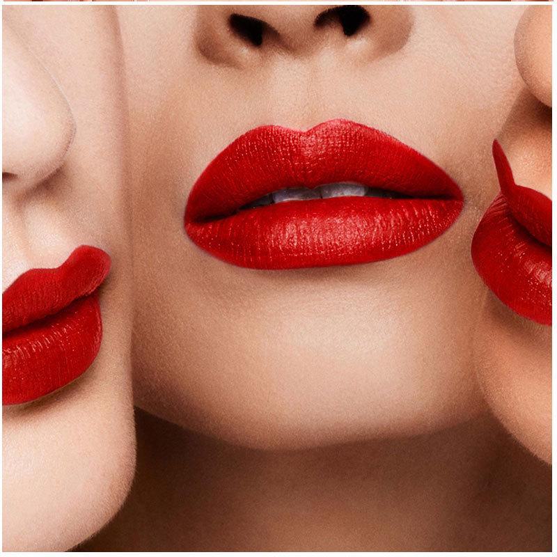 Губная помада Romantz/Yamizi Genuine Rose Black — стойкая, не выцветает, не оставляет пятен.