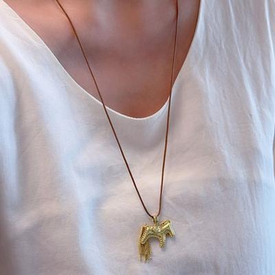 Ожерелье с подвеской в виде лошади, сплав, подвеска-лошадь с кисточкой-хвостом, грива, с регулируемым шнурком, повседневное ожерелье с животным