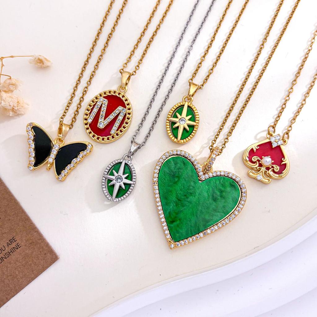 Necklace love butterfly French retro exquisite hearts necklace accessories femininity elegant niche collarbone chain