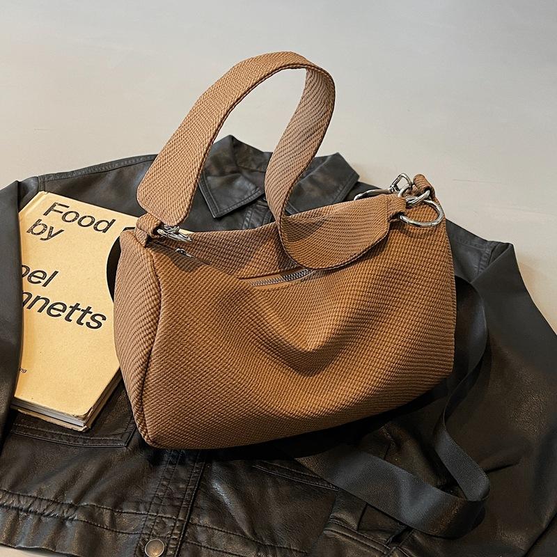 Нишевая модная сумка под мышкой женская сумка 2025 новая простая сумка-подушка универсальная сумка через плечо кроссбоди дропшиппинг одна штука