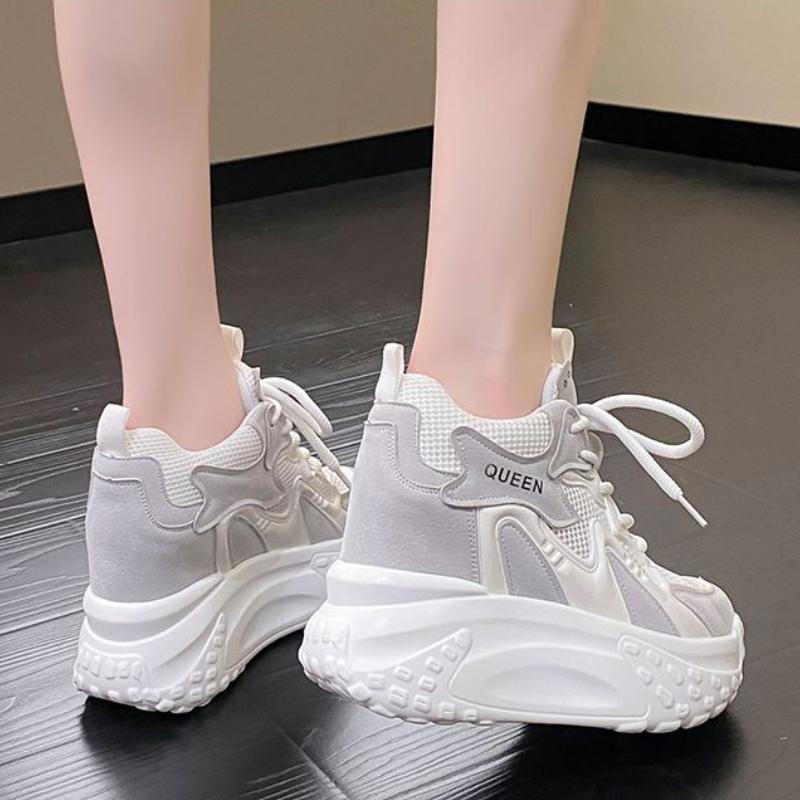 Модные кроссовки на среднем каблуке для женщин, горячая распродажа, осенняя резиновая женская обувь, шнуровка, воздушная сетка, женская вулканизированная обувь