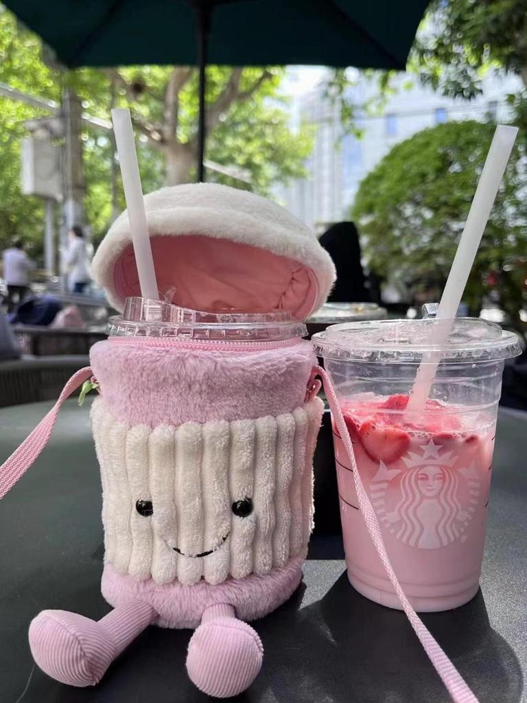 Набор из британского мультяшного кофе и сумки-мессенджера: Женская плюшевая игрушка и подарочный пакет для чашки молочного чая