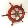 Деревянный настенный декор в виде штурвала корабля с золотой латунной ступицей – 30 см,
