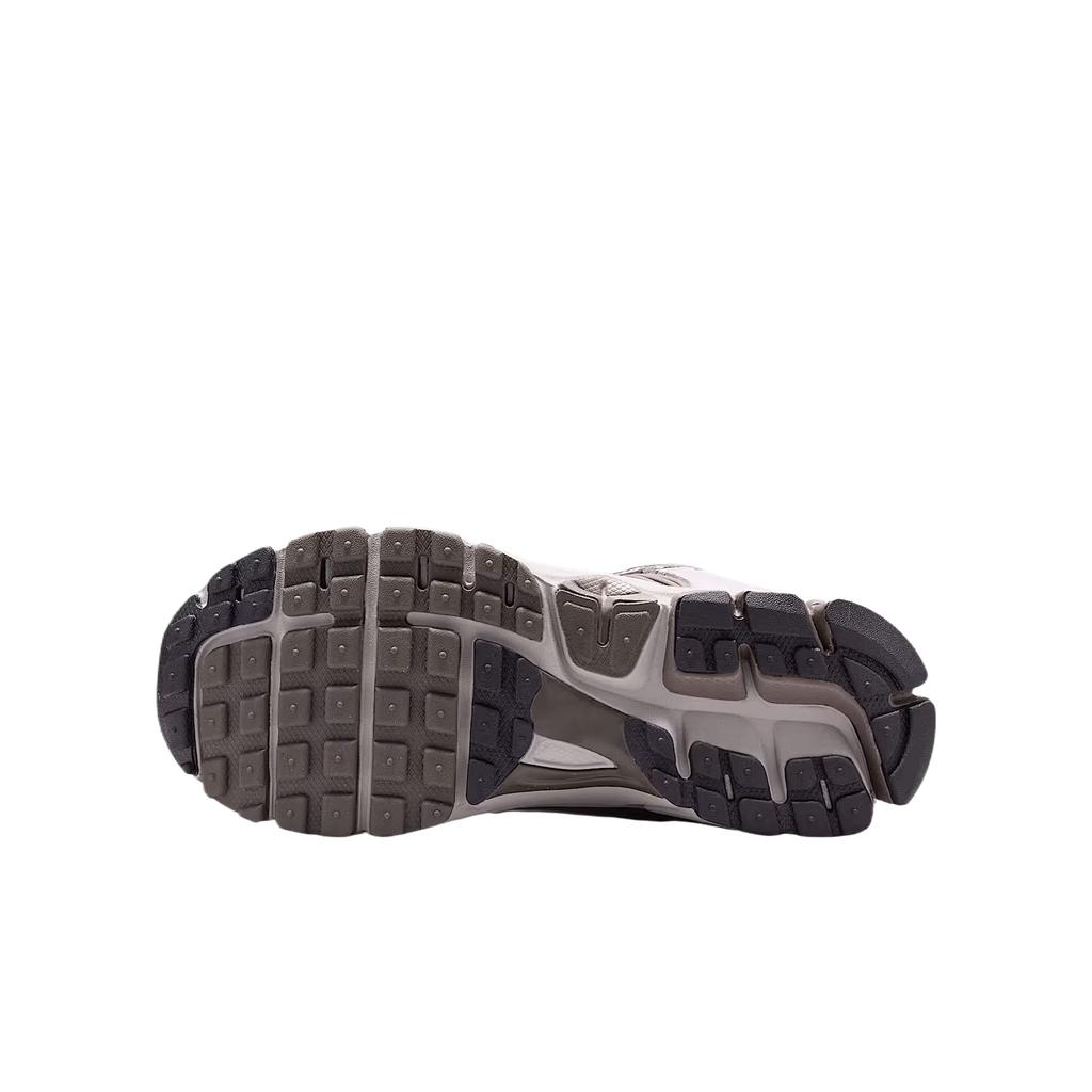 Nike Vomero 5 Shock Absorbers Low Top Kids' Running Shoes Preppy Gray/Cave Stone/Metallic Silver/Black Teenagers Sneakers HF6998-010