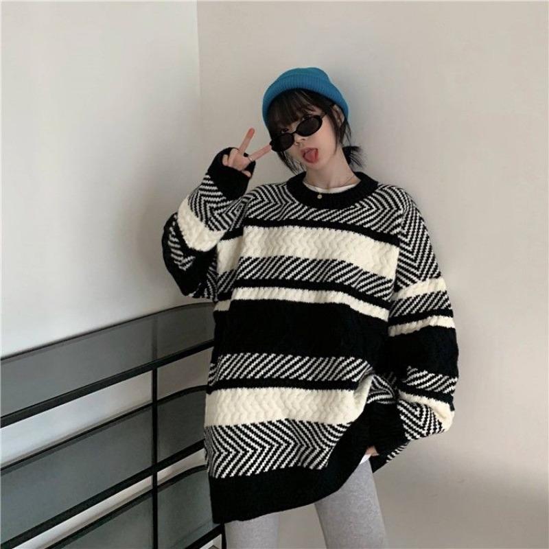 Полосатый свитер средней длины для женщин. Осенне-зимний свободный пуловер в ленивом стиле с верхним вязаным свитером.