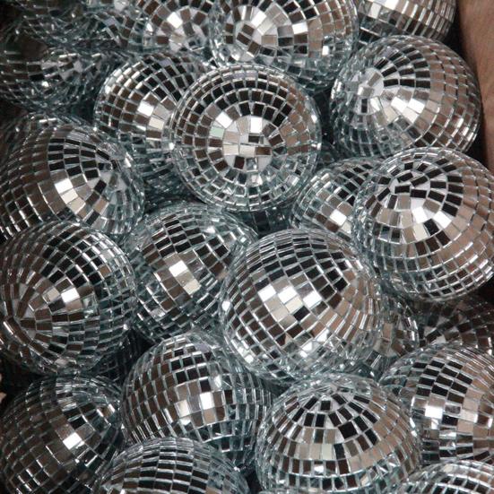 Серебряный цвет, подвесные зеркальные шары с отверстиями, разные размеры, светоотражающие шары, украшения для рождественской елки, украшение для дома