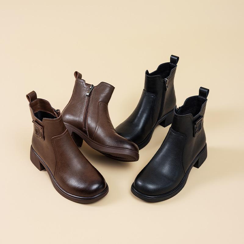 Кожаные ботинки Мартин женские модные универсальные короткие ботинки 2025 новые осенне-зимние тонкие ботинки модные на толстой подошве коричневые ботинки