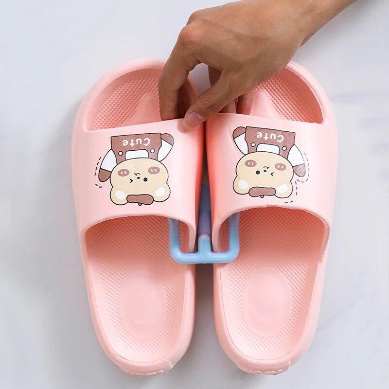 Самоклеящиеся крючки для тапочек. Полки для тапочек. Настенная стойка для обуви. Стеллаж для хранения обуви. Вешалка для сушки. Крючок для обуви в ванной комнате.