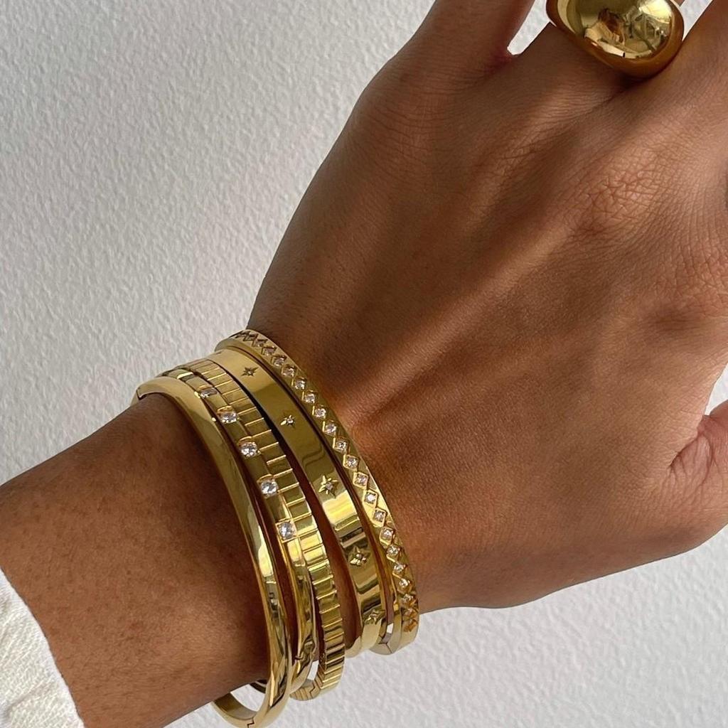 Европейские и американские титановые стальные браслеты для наслоения с покрытием из 18-каратного золота и деталями из циркона
