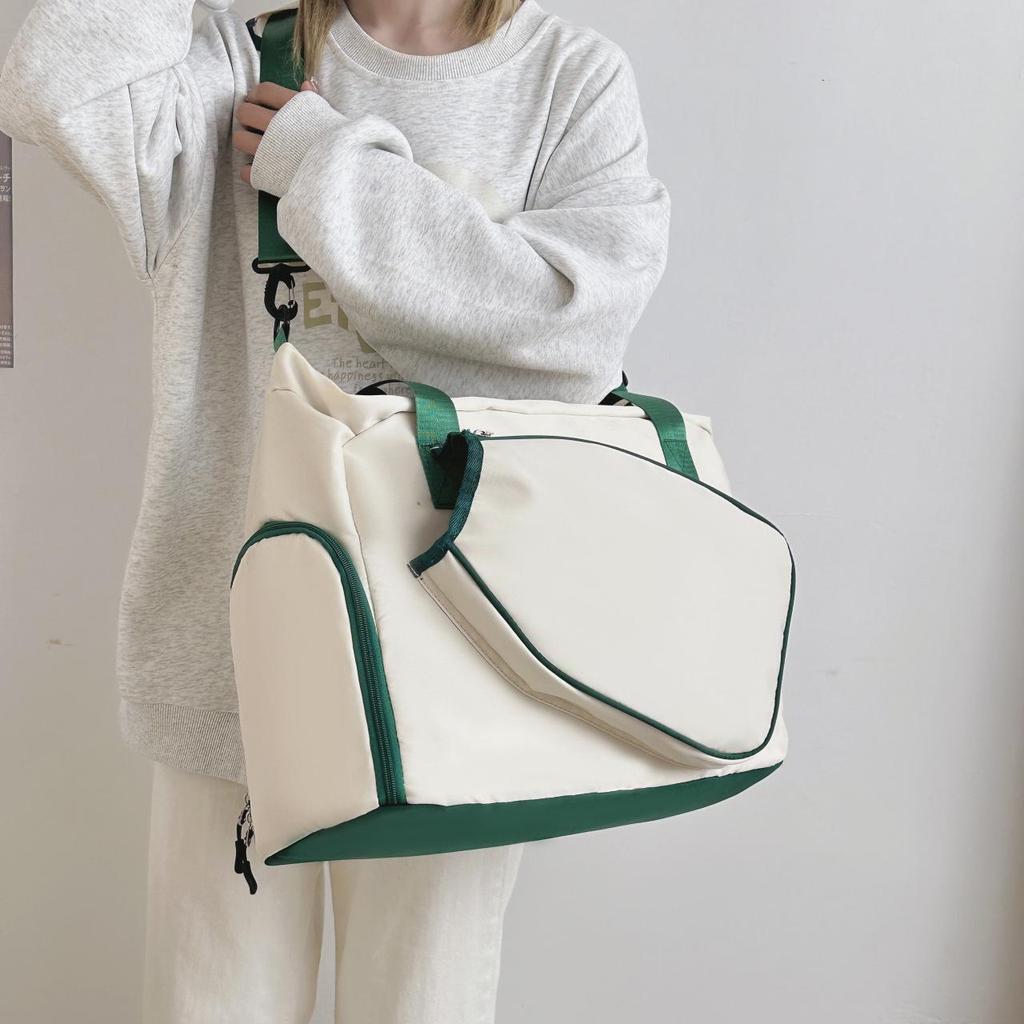 New Trendy Women's Sports & Travel Crossbody Bag: Water-Resistant, Large Capacity, Stylish, Casual Fitness Commuter Bag