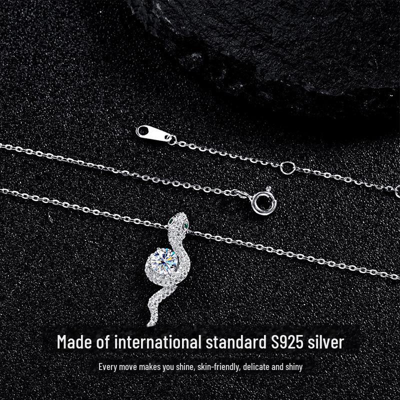 Женское ожерелье в форме змеи из стерлингового серебра 925 пробы с муассанитом — не выцветает, универсальная подвеска класса люкс на осень/зиму.