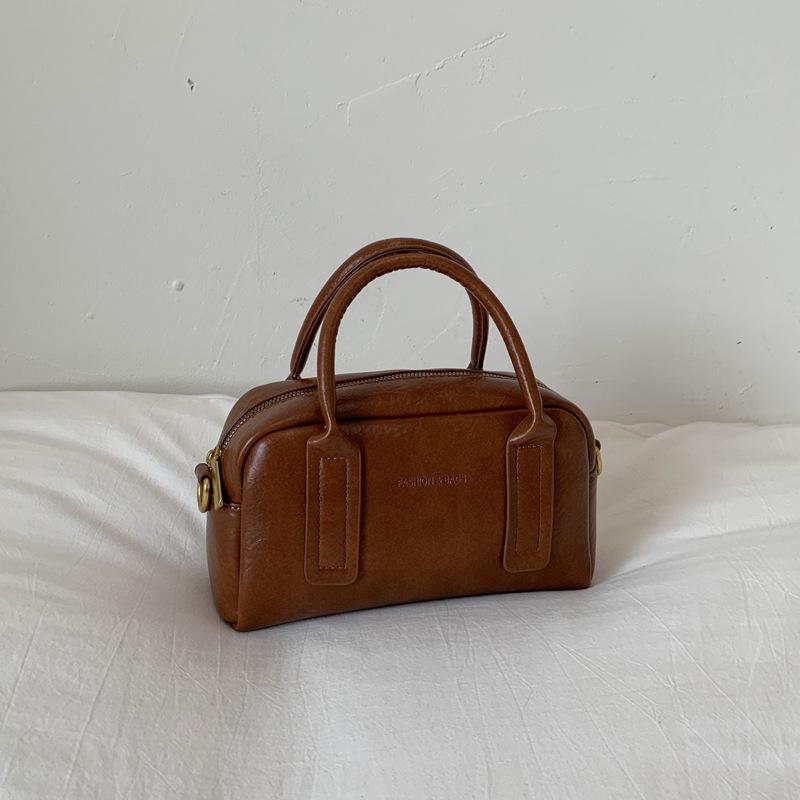 Ретро нишевый дизайн новая простая и изысканная сумочка модная и универсальная 2025 осень женская наплечная сумка-мессенджер